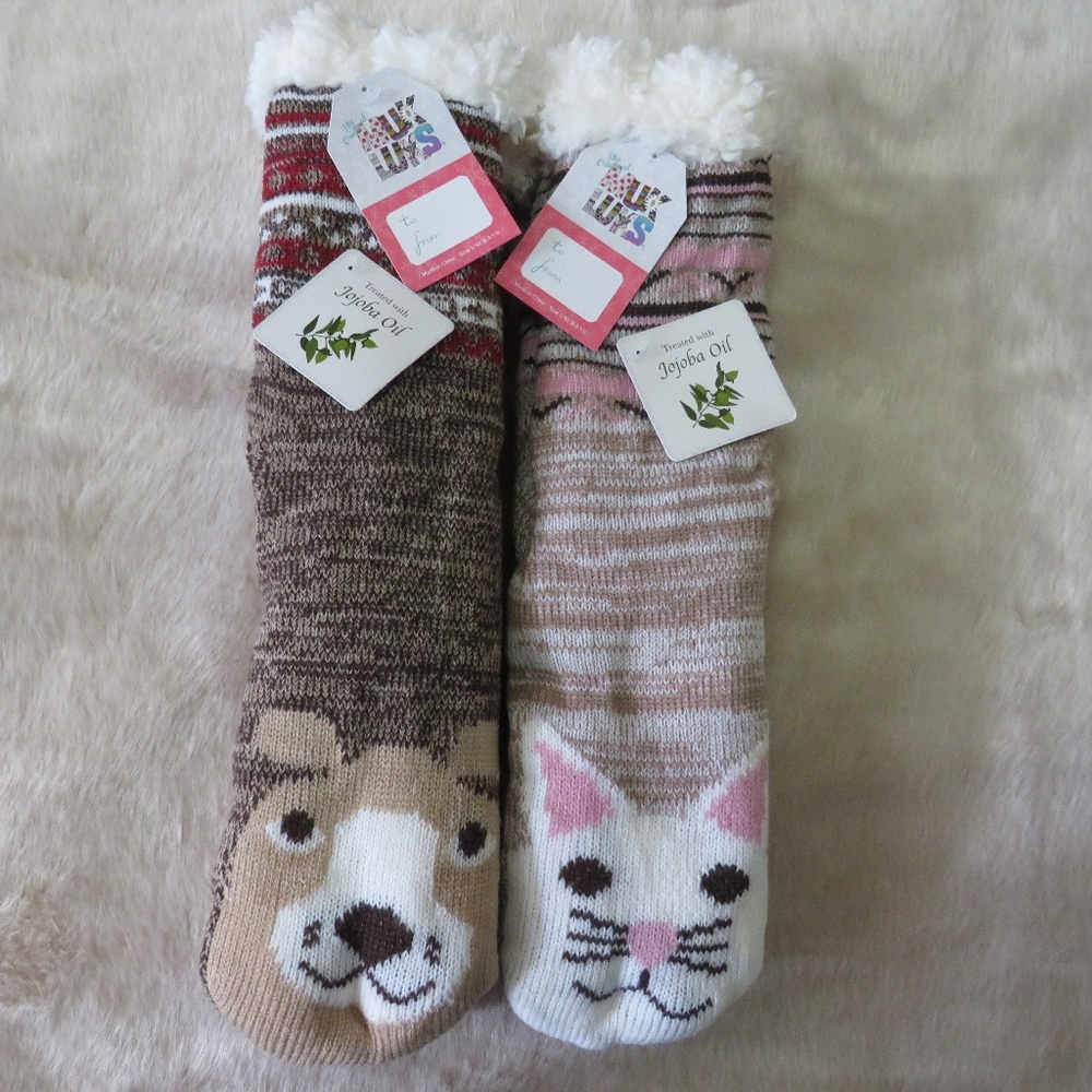NWT TWO Muk Luks Socks - Picture 1 of 4